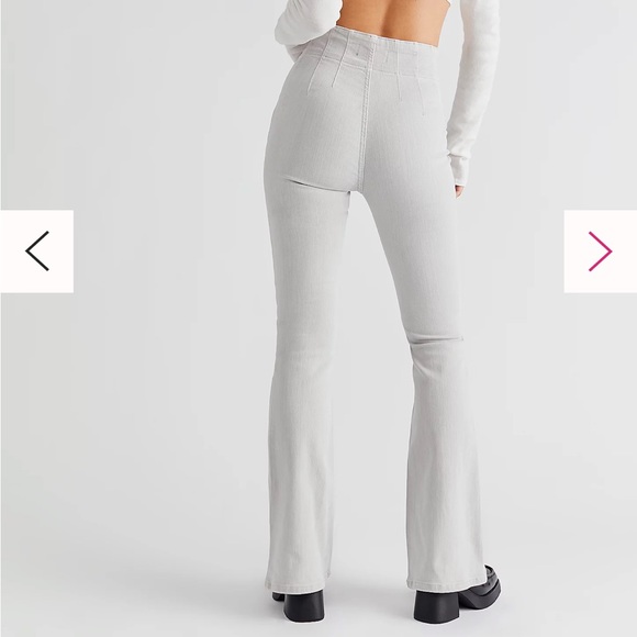 Free People/We The Free, Jayde Flare Jean in Light Grey, Size 27, Bleach Stain - Picture 8 of 9